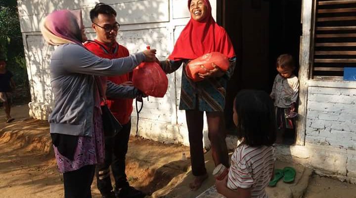 Berkah Sang Fitri untuk Ibu Sri - Pen Fighters